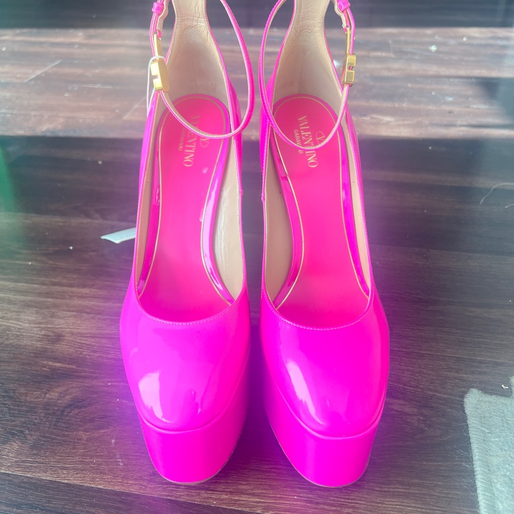 Valentino Platform Pump 2023 - Picture 2 of 5